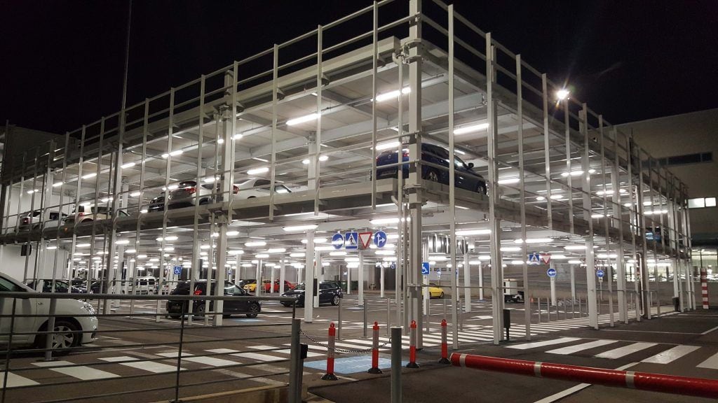 Imagen de un aparcamiento modular en una de las sedes de Inditex