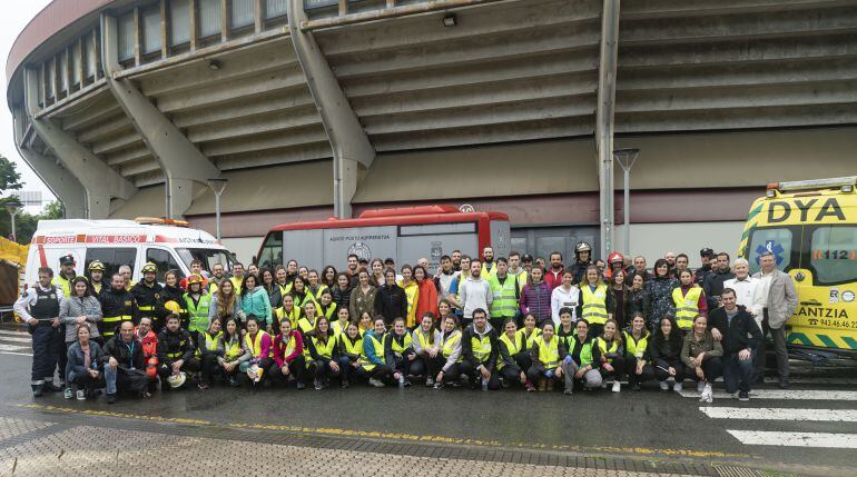 Voluntarios del simulacro en Illumbe