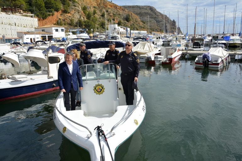 Presentación de la nueva embarcación de la Policía Local de Xàbia.