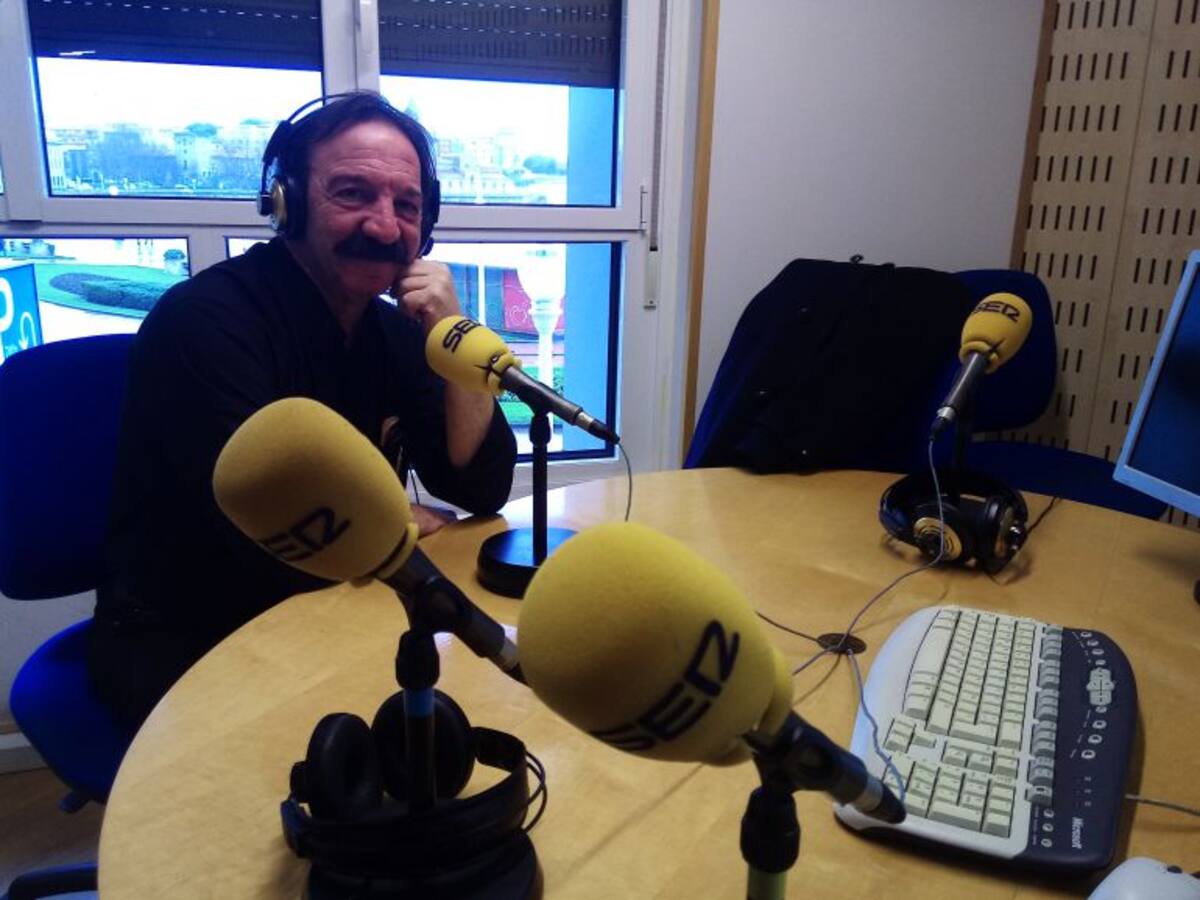 Jose Antonio Lobato, "El circuito de teatro asturiano no funciona"