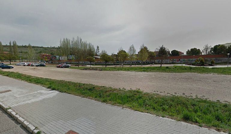 Parcela de la avenida de Gijón en la que se construirá el nuevo centro base para personas con discapacidad