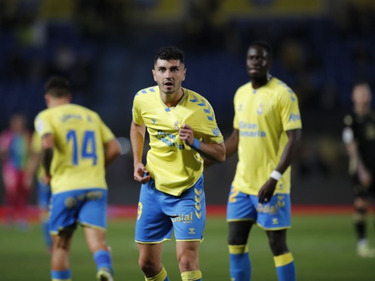 Rafa Mujica se hace sitio en el equipo titular