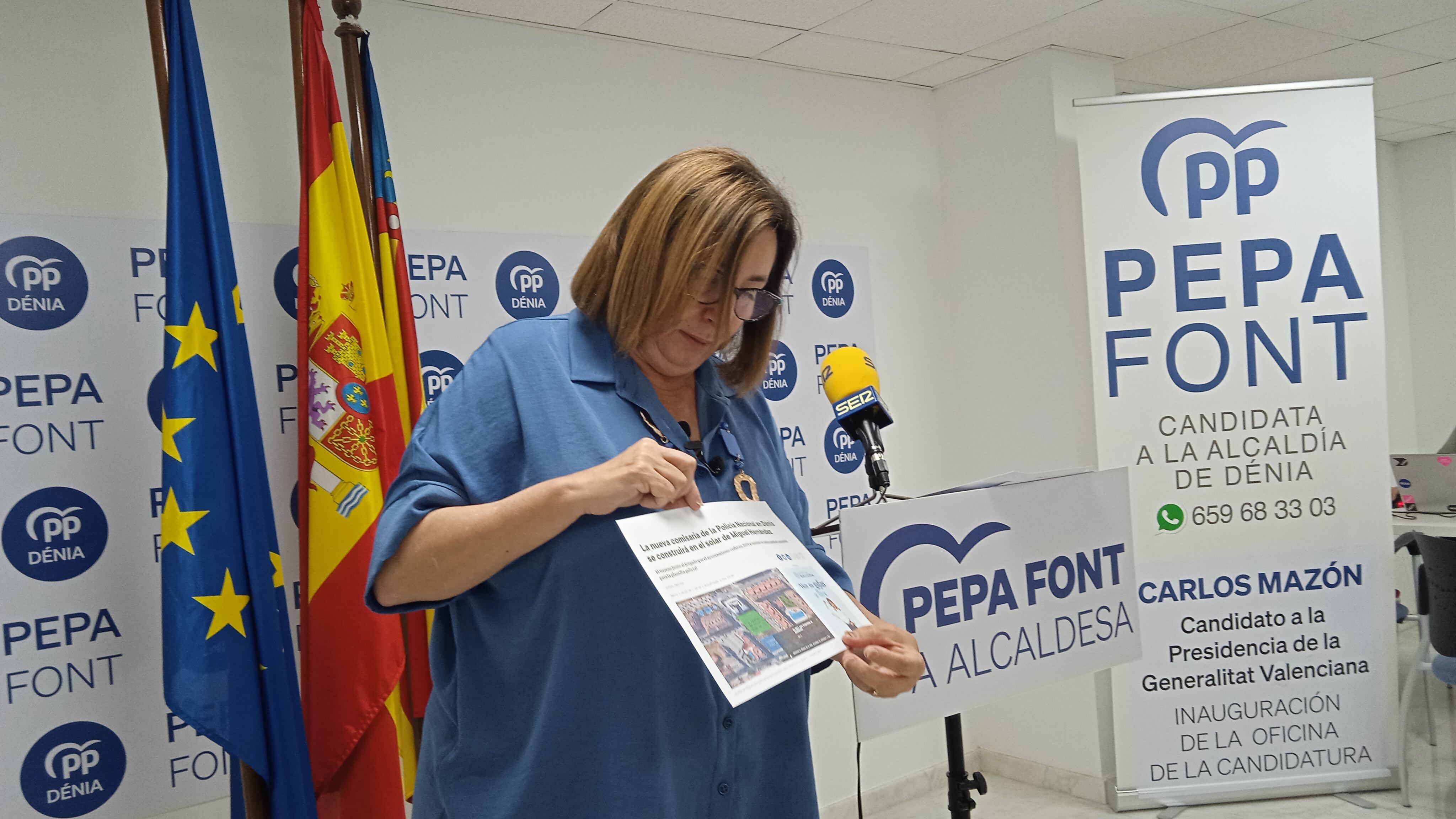 La candidata del PP a la alcaldía de Dénia, Pepa Font, durante la rueda de prensa.