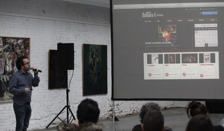 Momento de la presentación de la web