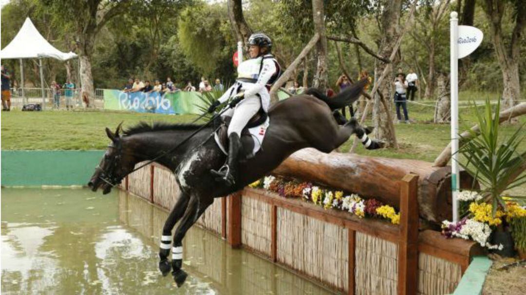 Katharine Morel, de 33 años, durante una competición