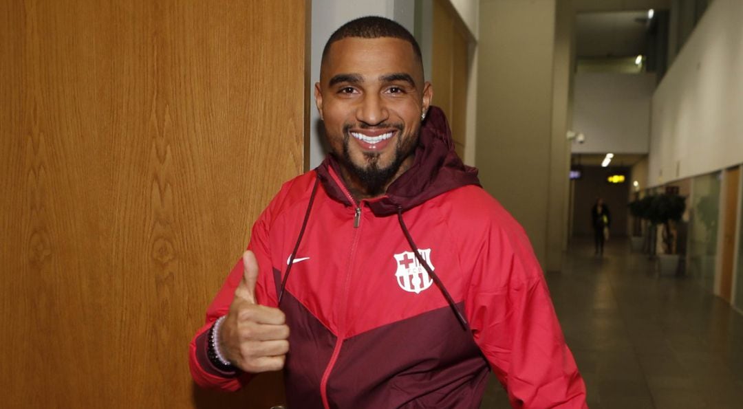 Kevin Prince Boateng posa ya como futbolista azulgrana