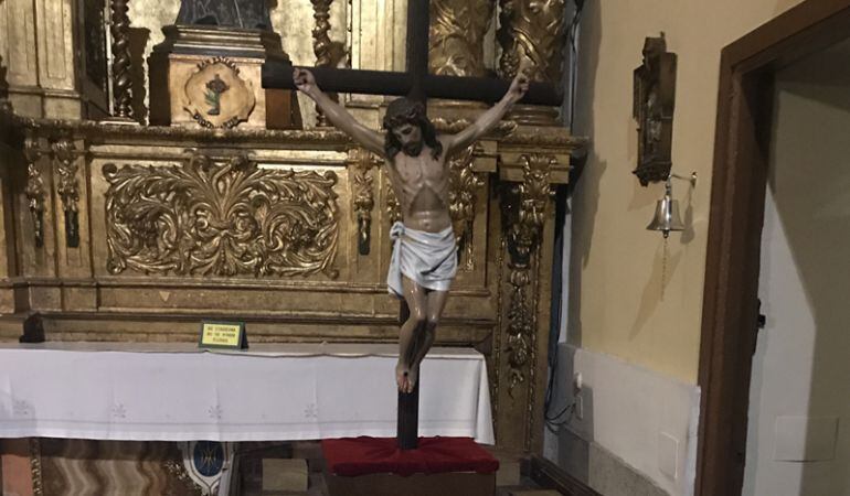Imágen que saldrá en procesión en Fuenlabrada portada por niños este Viernes Santo.