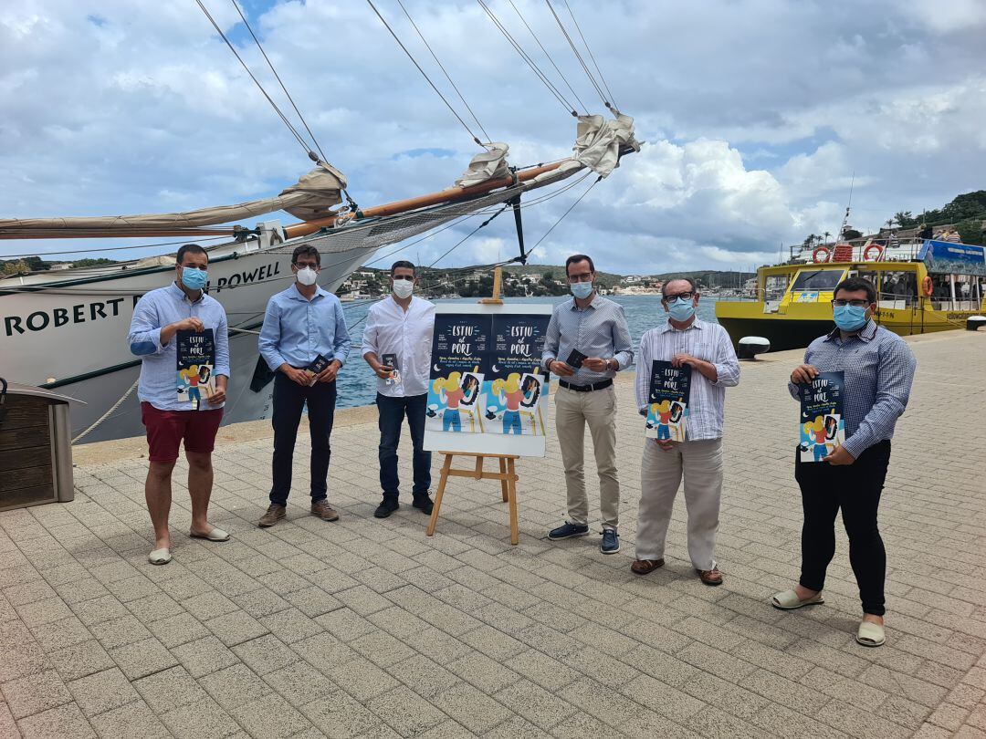 Dissabte comença aquesta activitat amb un Vespre d'Art on 24 artistes pintaran en directe al llarg de la rada maonesa.