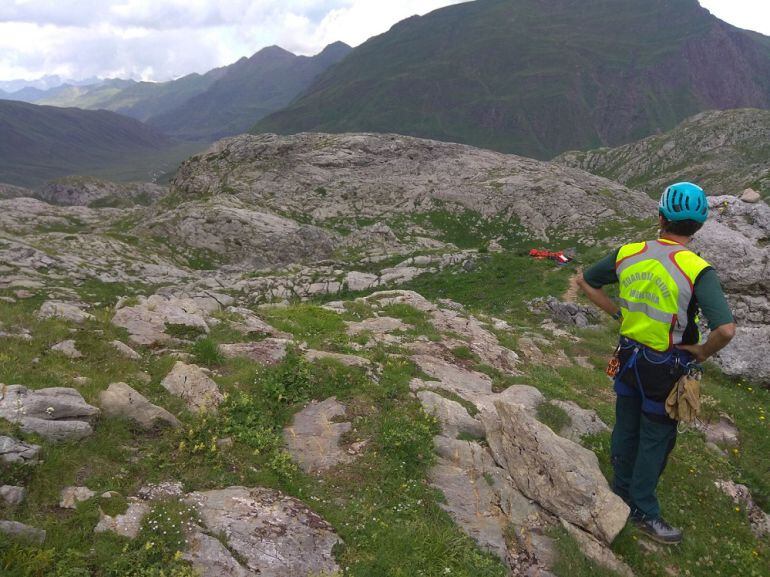 Rescate de la Guardia Civil en el entorno del ibón de Estanés 