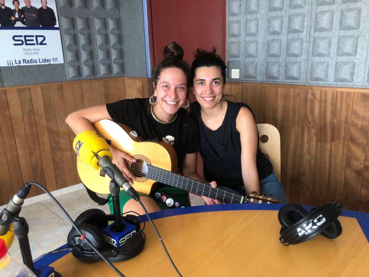 La cantautora catalana Mabel Flores, de 'minigira' en las Pitiusas