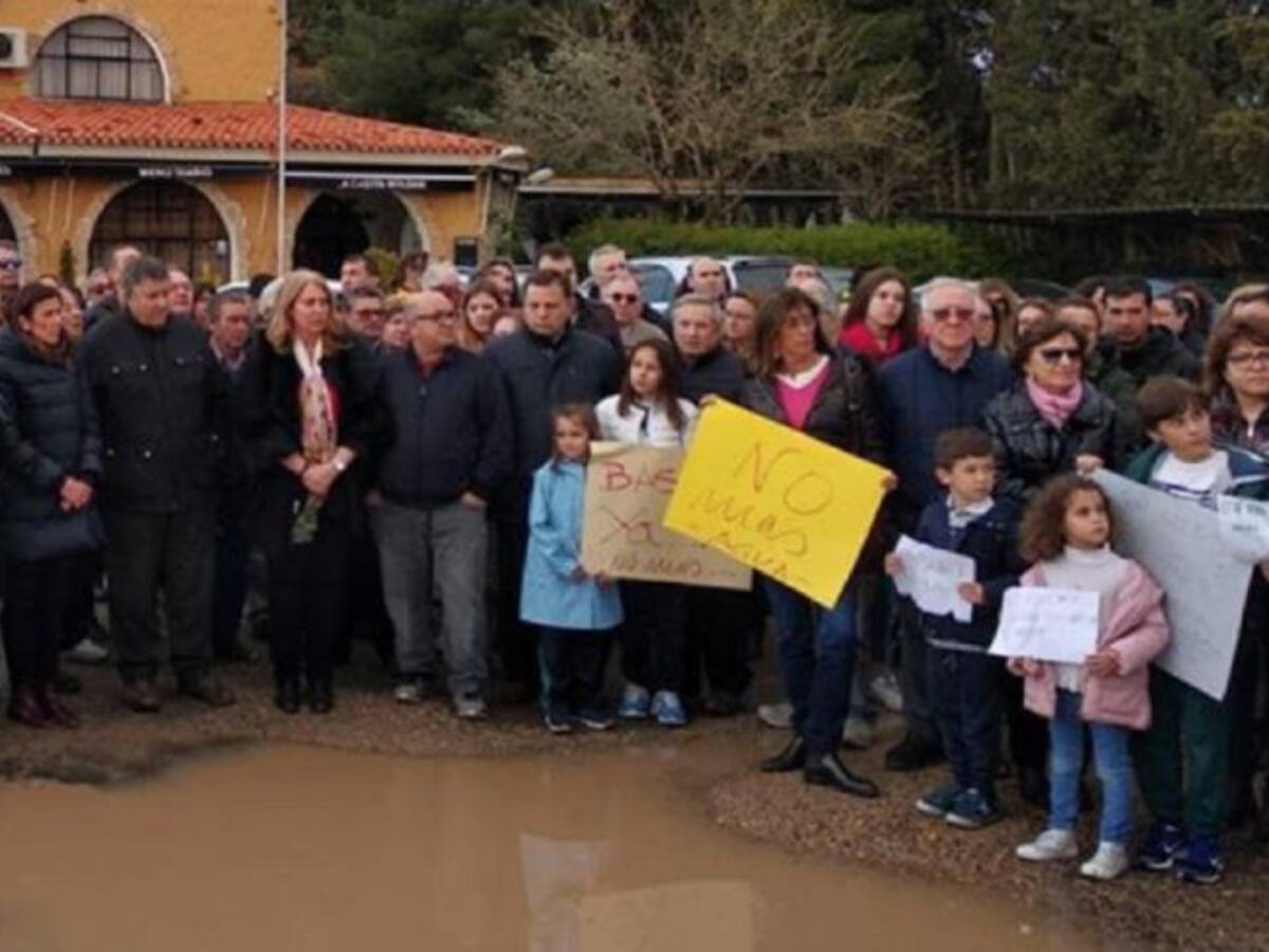 Vecinos de Medicina y el Hondo de la Morena protestan por las inundaciones