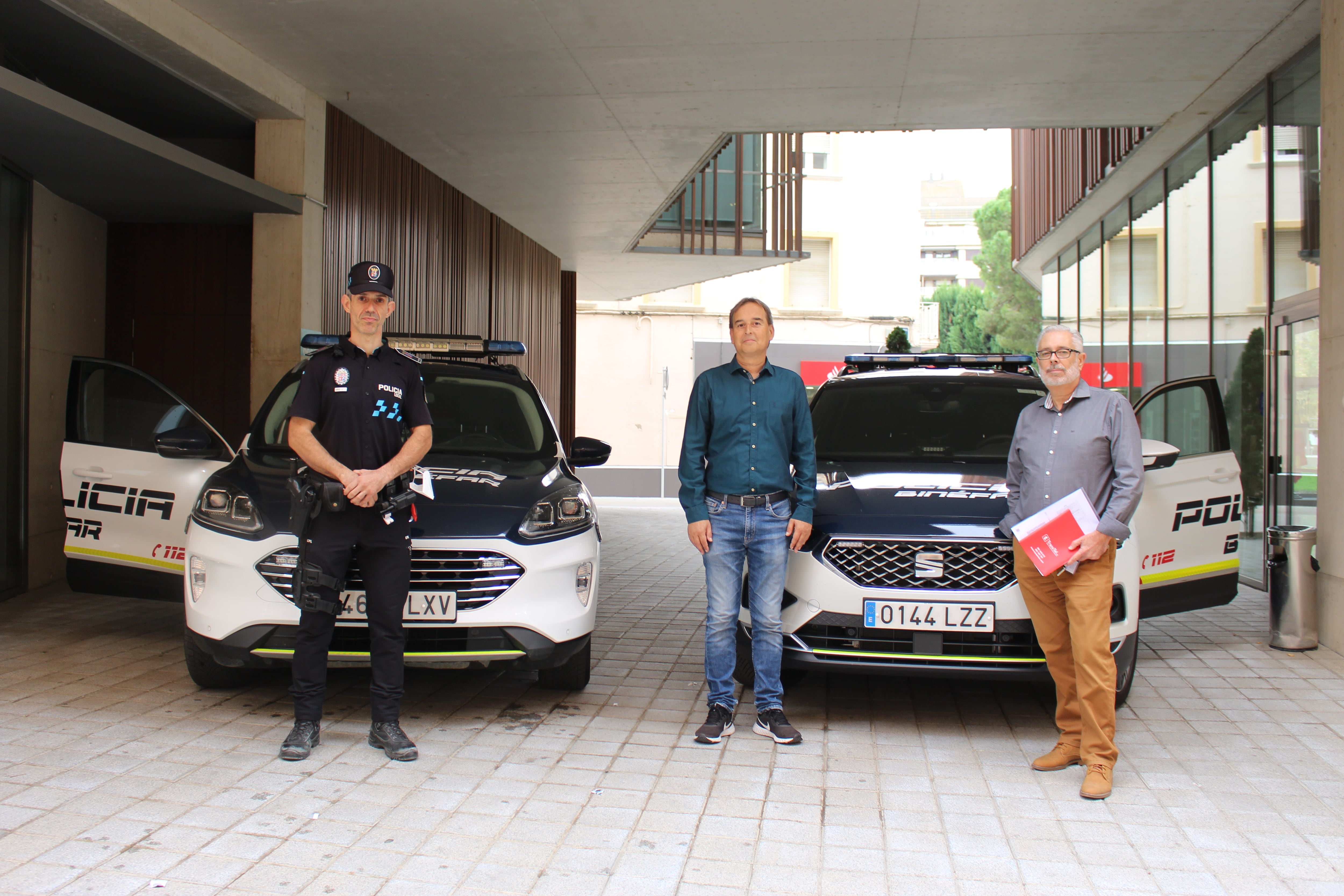 Coches híbridos de la Policía Local de Binéfar