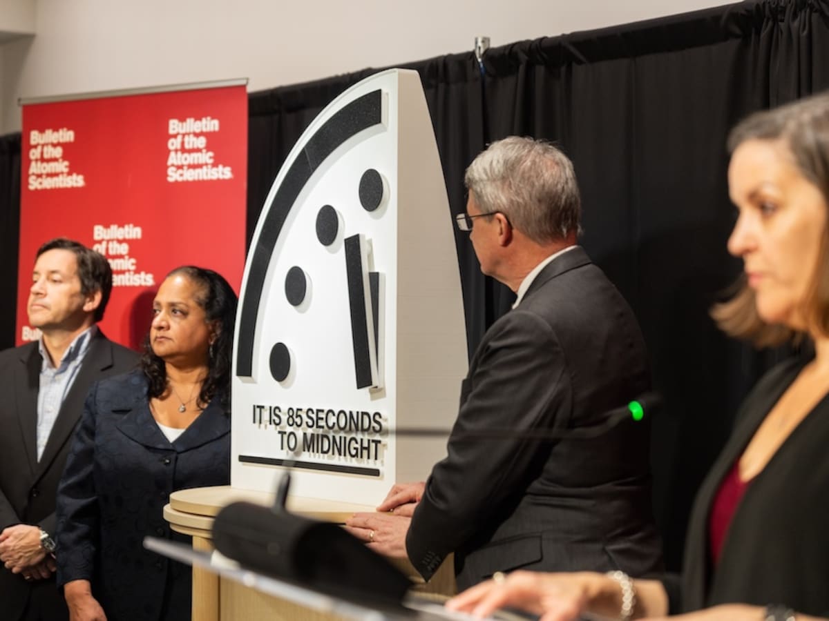 Más cerca que nunca del apocalipsis: el 'reloj del fin del mundo' se acerca a 85 segundos de medianoche