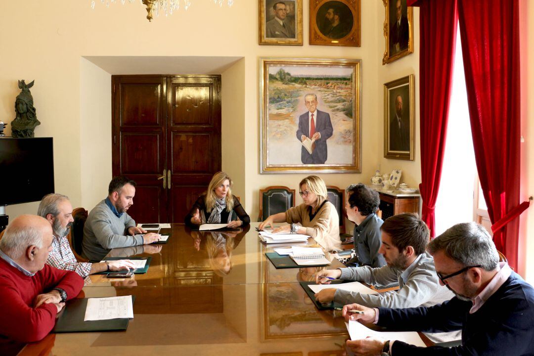 Reunión en la sala de Juntas del Ayuntamiento de Castelló