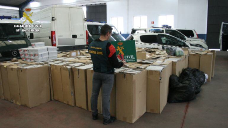 Mercancía recuperada por la Guardia Civil