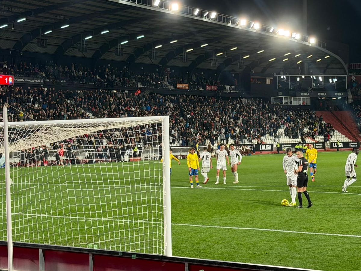 Jefté y Obeng devuelven la sonrisa al Alba