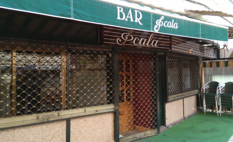 El bar siniestrado, que permanecía cerrado esta mañana