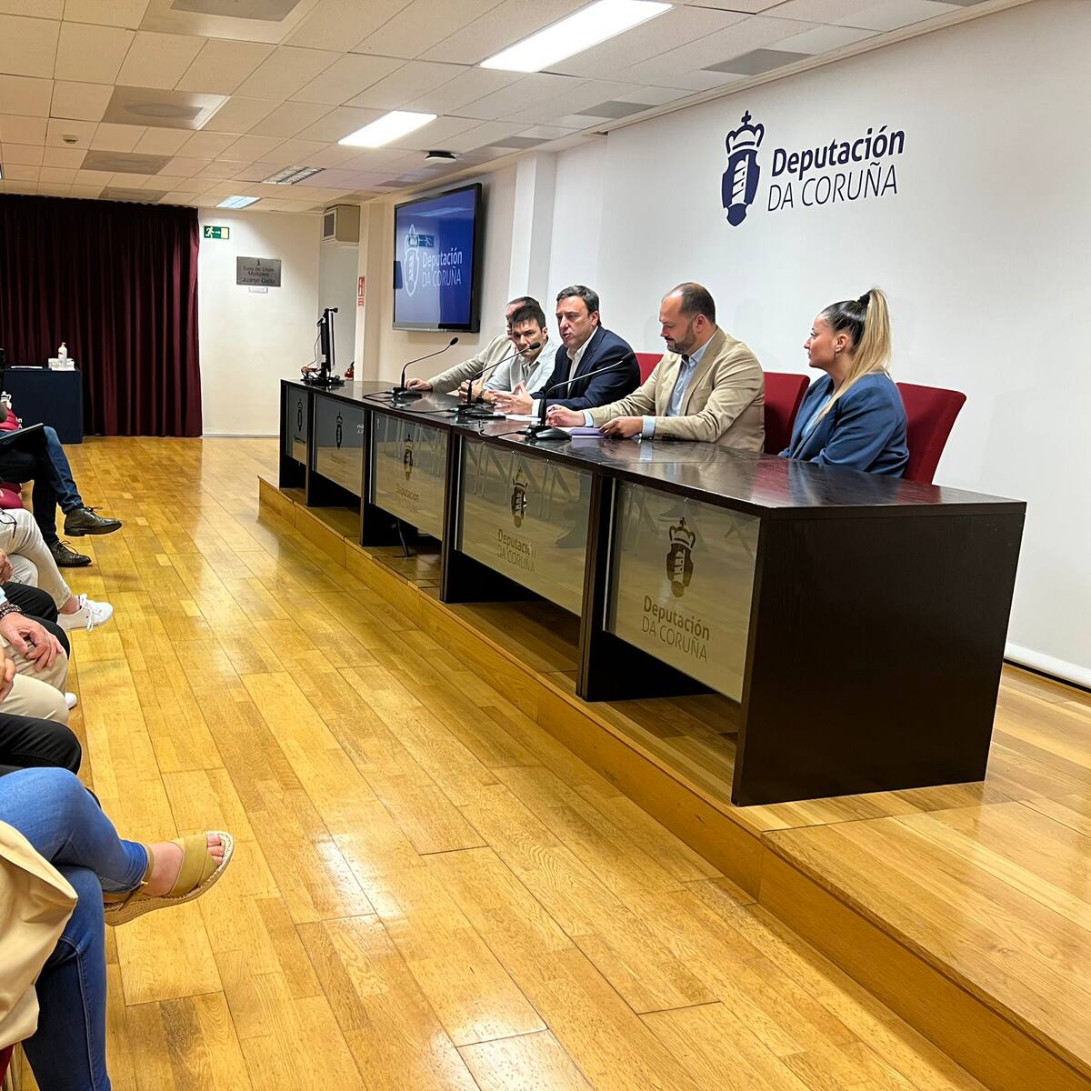 La Diputación de A Coruña destina 704.000 euros para reactivar el sector de las orquestras y verbenas