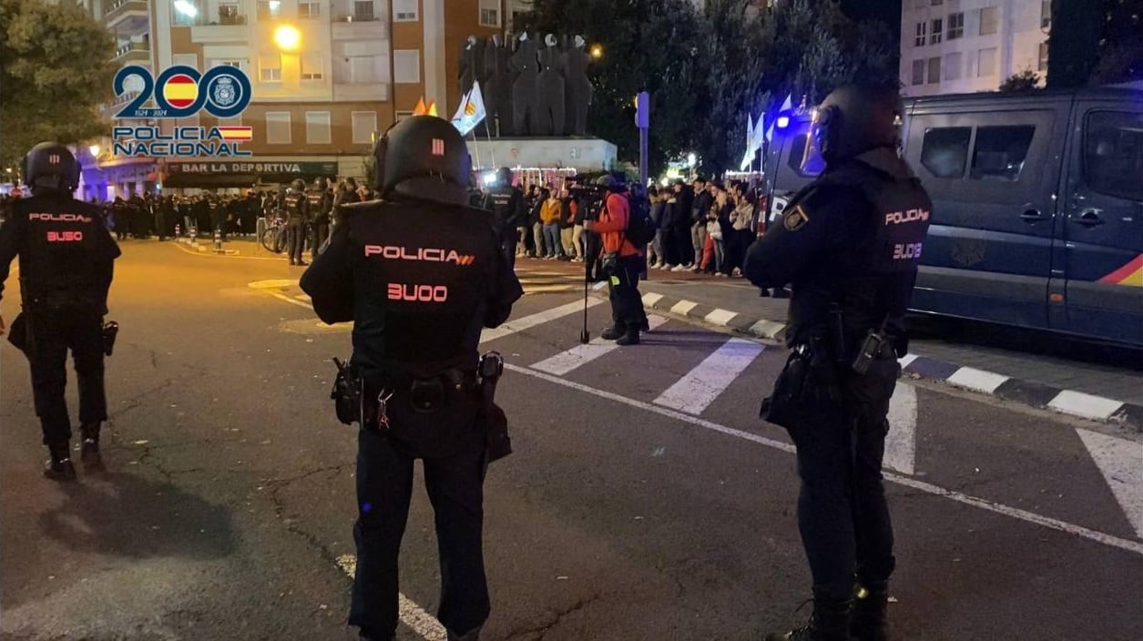 Detenidas tres personas por agredir a policías tras el partido entre el Valencia y el Real Madrid