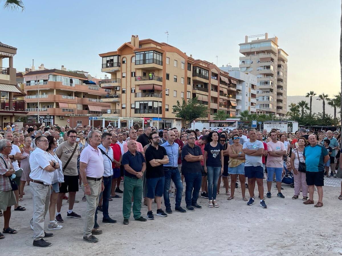 Más de 2.000 personas piden al Ministerio que actúe ante la regresión de las playas