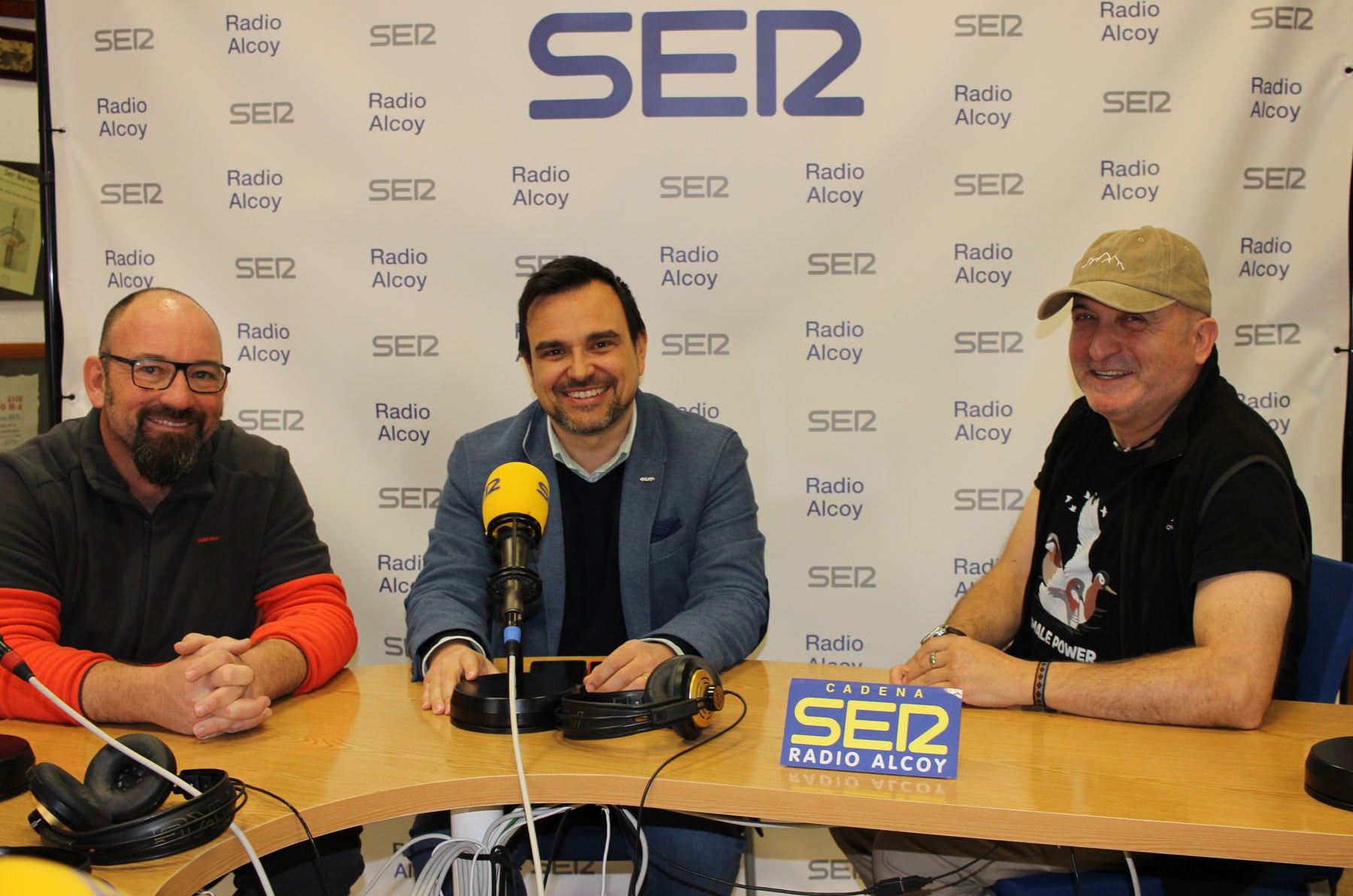 Vicent Ferri, Nacho Palmer i Pep Cantó, en l&#039;estudi central de Radio Alcoy