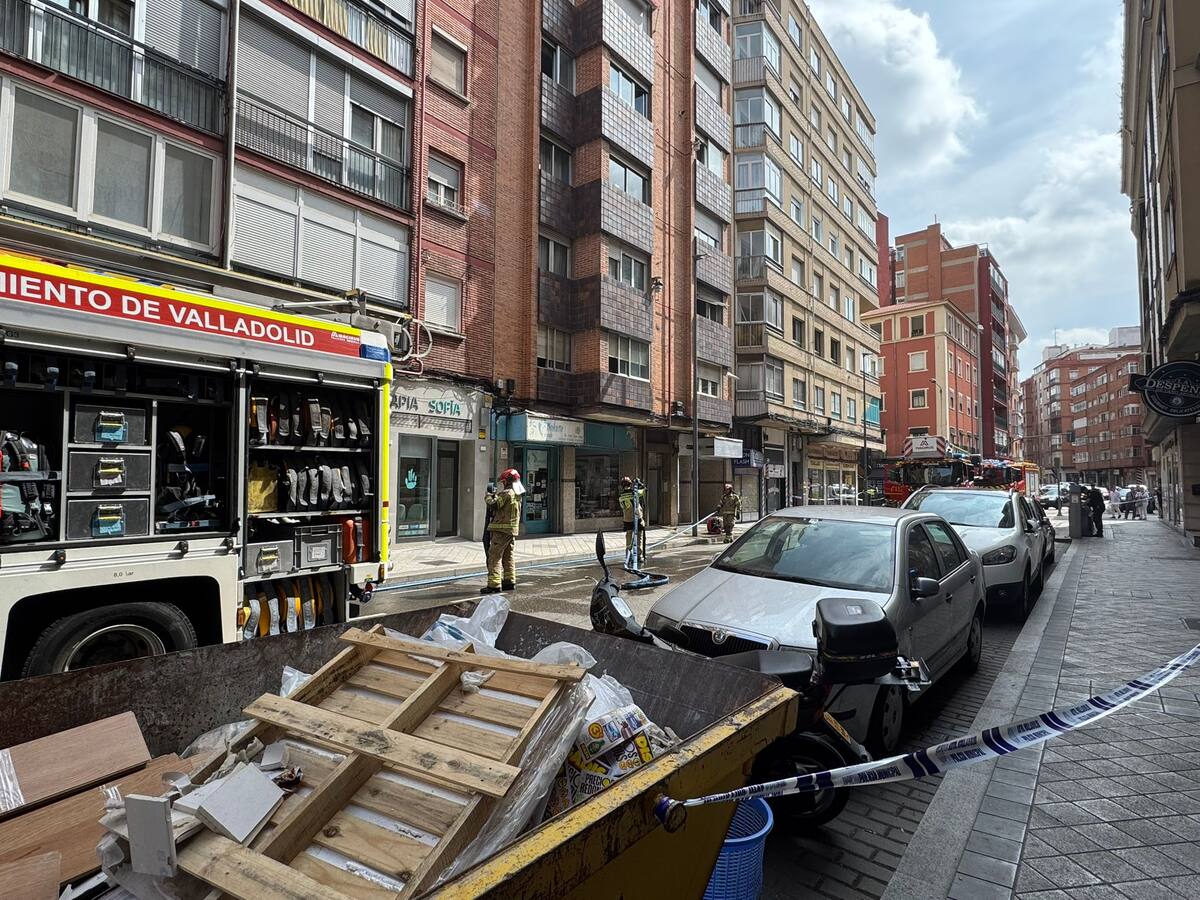 Cortada Nicolás Salmerón, Valladolid, por el incendio en una vivienda