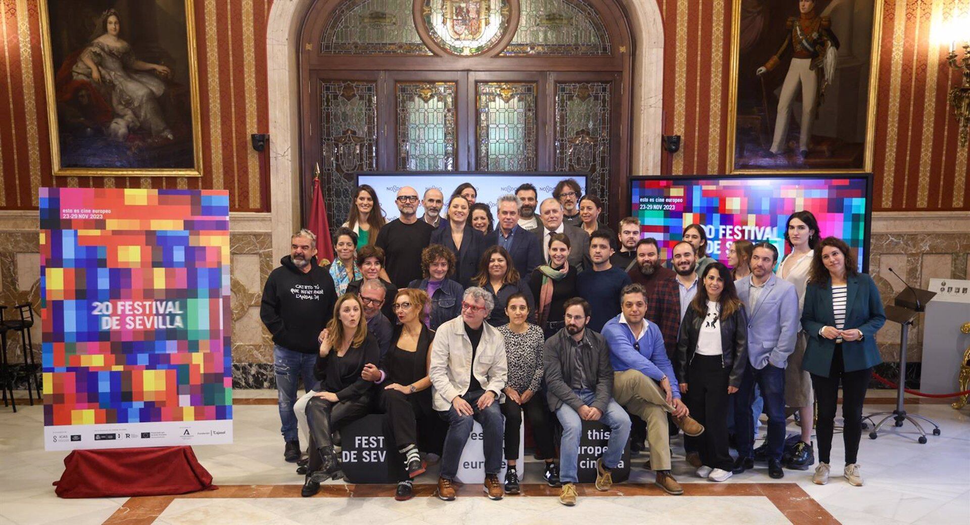 Foto de familia tras la presentación de la programación de la edición XX del Festival de Cine de Sevilla/ Ayuntamiento de Sevilla