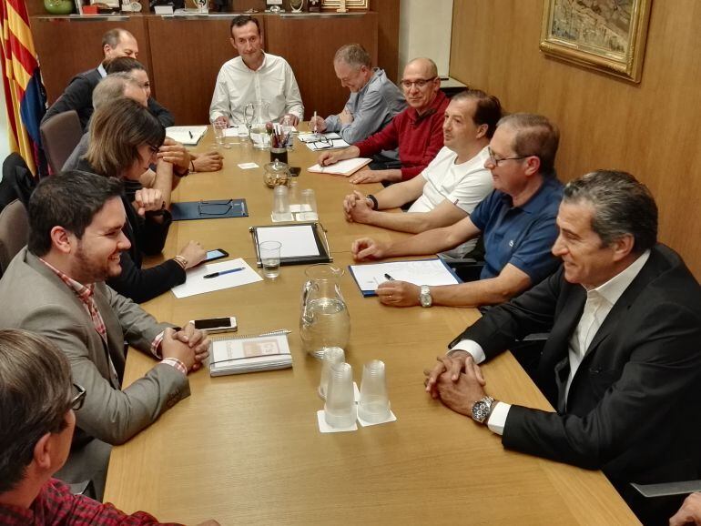 Reunión de ayer en el Ayuntamiento con los representantes de Aparcisa