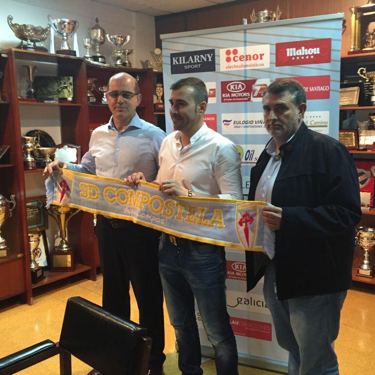 Antonio Quinteiro, Yago Iglesias y Javier García, el día de la presentación del técnico