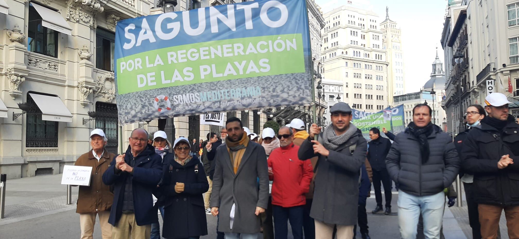 Manifestación en Madrid contra la regresión de las playas del mediterráneo.