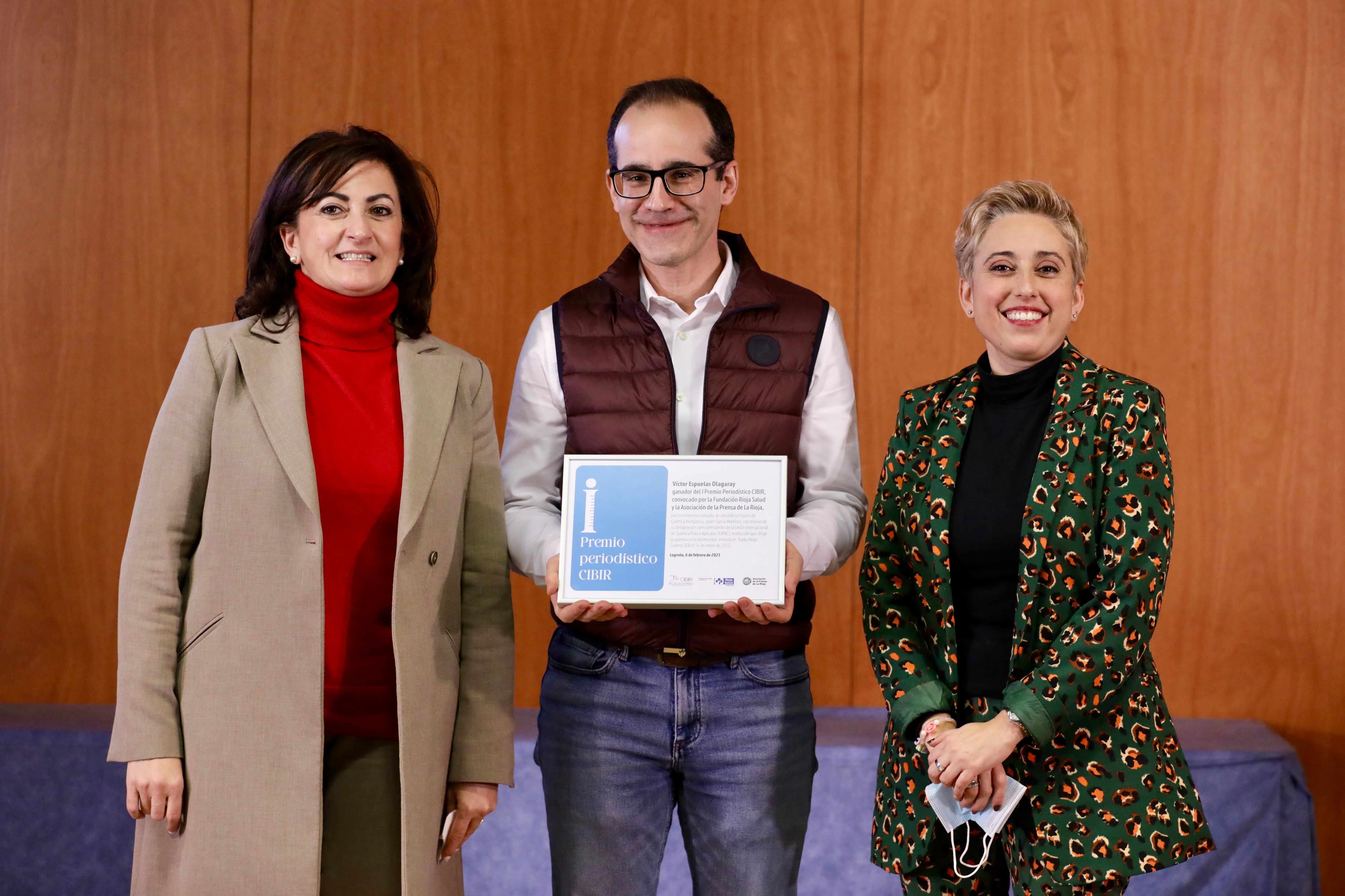 El periodista Víctor Espuelas gana el I premio científico del CIBIR