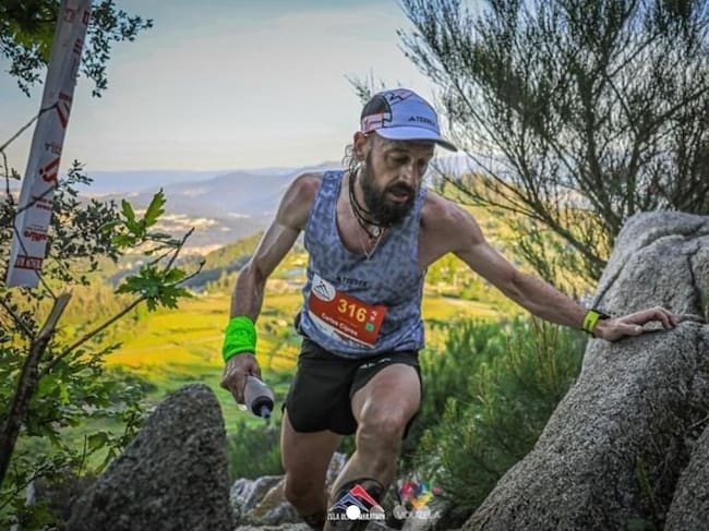 Jesús Mustienes en la cima del Petrechema, en junio de 2024 (Foto, Chema Tapia)