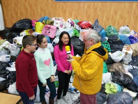 Mometno en el que charlabamos con los alumnos voluntarios