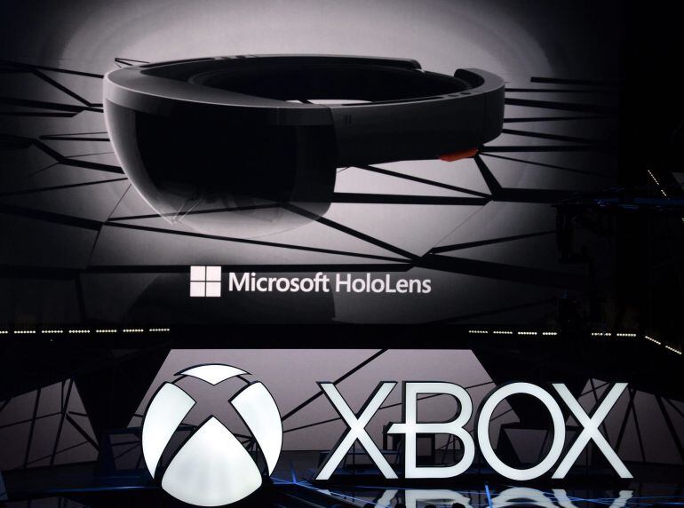 El nuevo casco de realidad virtual HoloLens de Microsoft fue presentado durante la conferencia de prensa de Xbox antes del inicio del E3 (Electronic Entertainment Expo) en los Ángeles (EE.UU.).