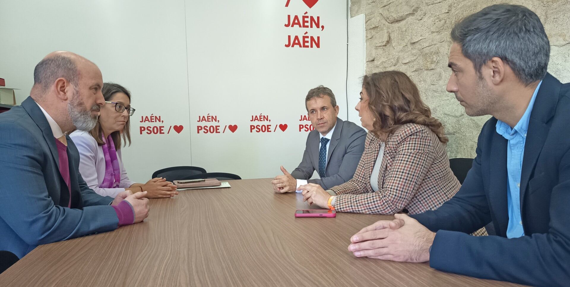 Reunión a dos bandas entre el PSOE de Jaén y Granada.