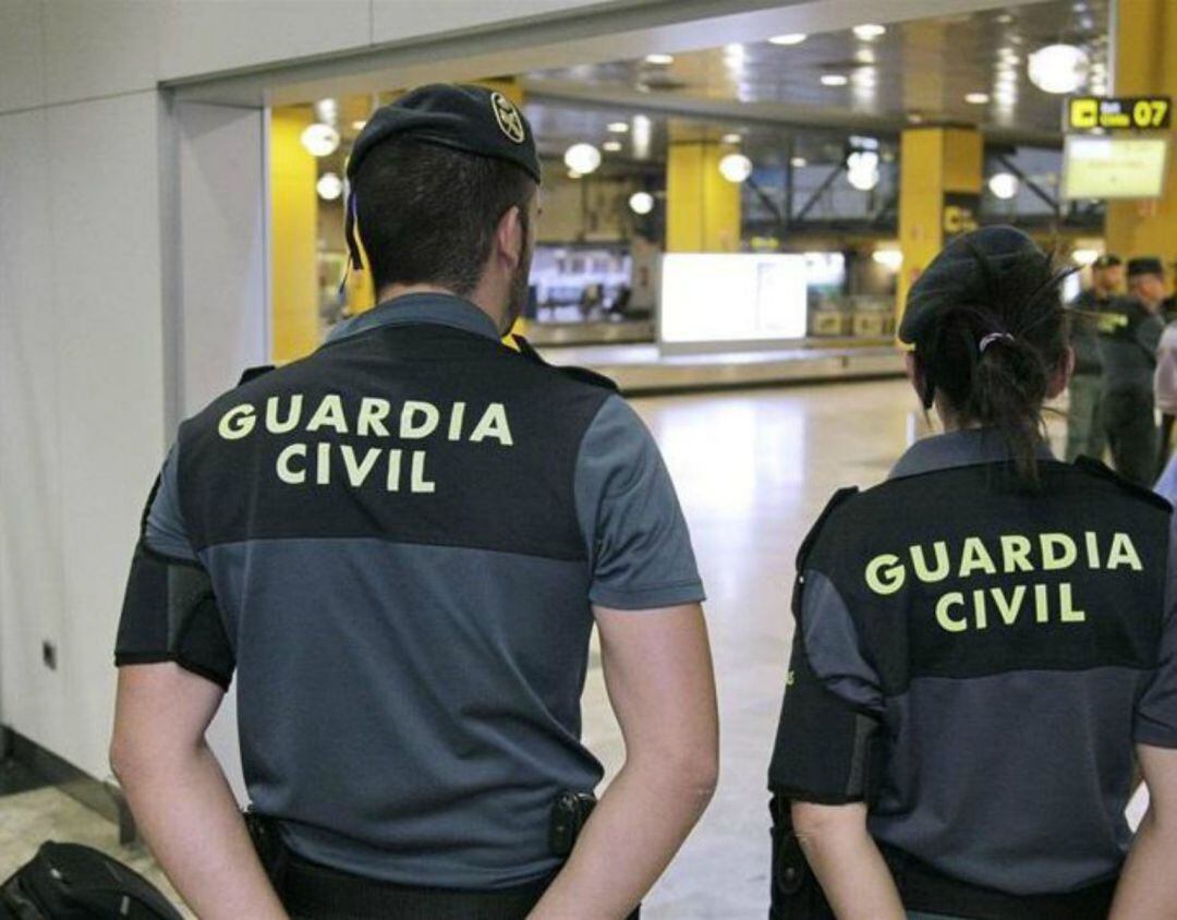 Agentes de la Guardia Civil.