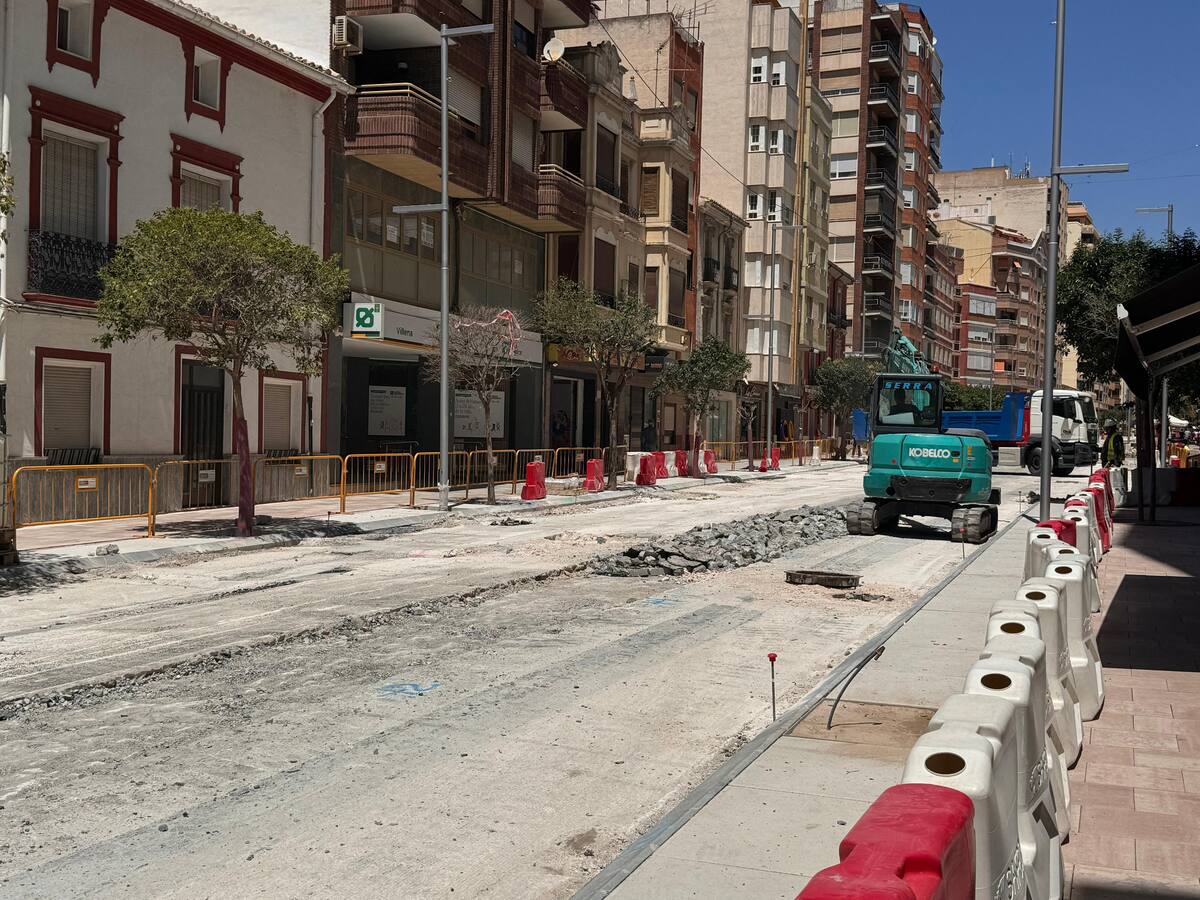 La obra de la Avenida de la Constitución sigue acumulando retrasos y con un ritmo de ejecución “lento” según los últimos informes