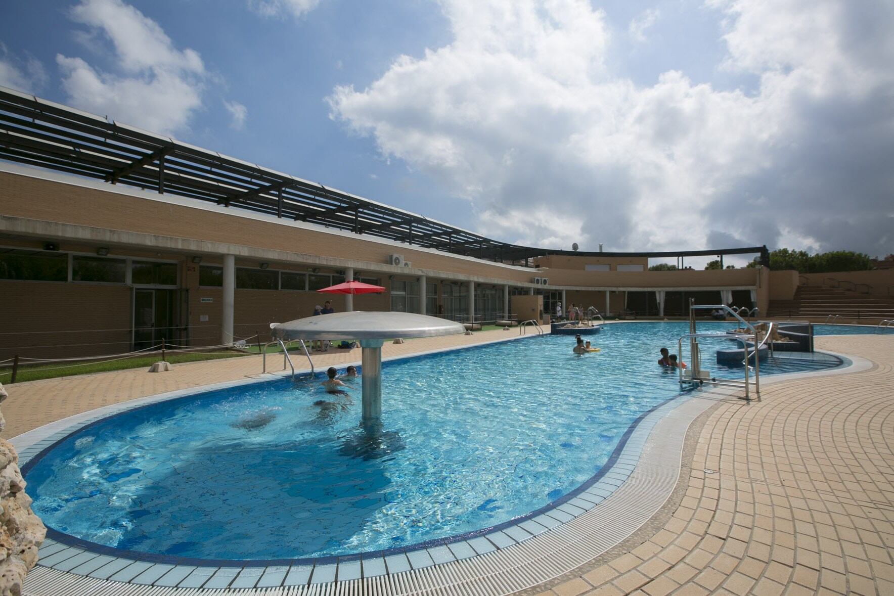 Piscina municipal en el barrio de Roís de Corella.