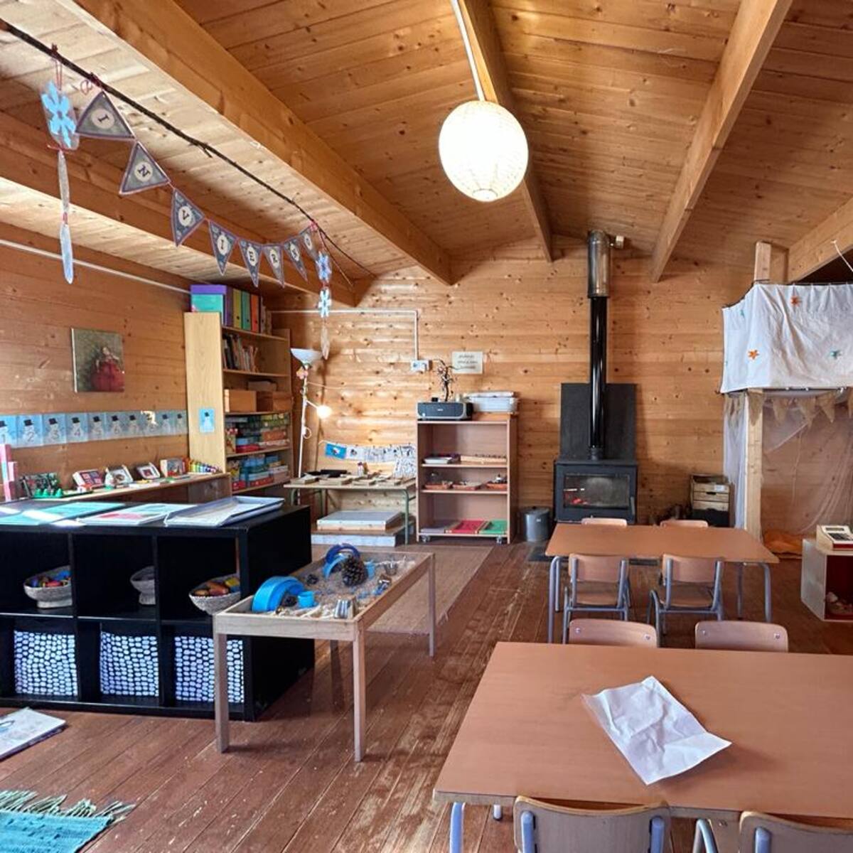 La Fueva estudia las deficiencias y necesidades de la escuela de Caneto