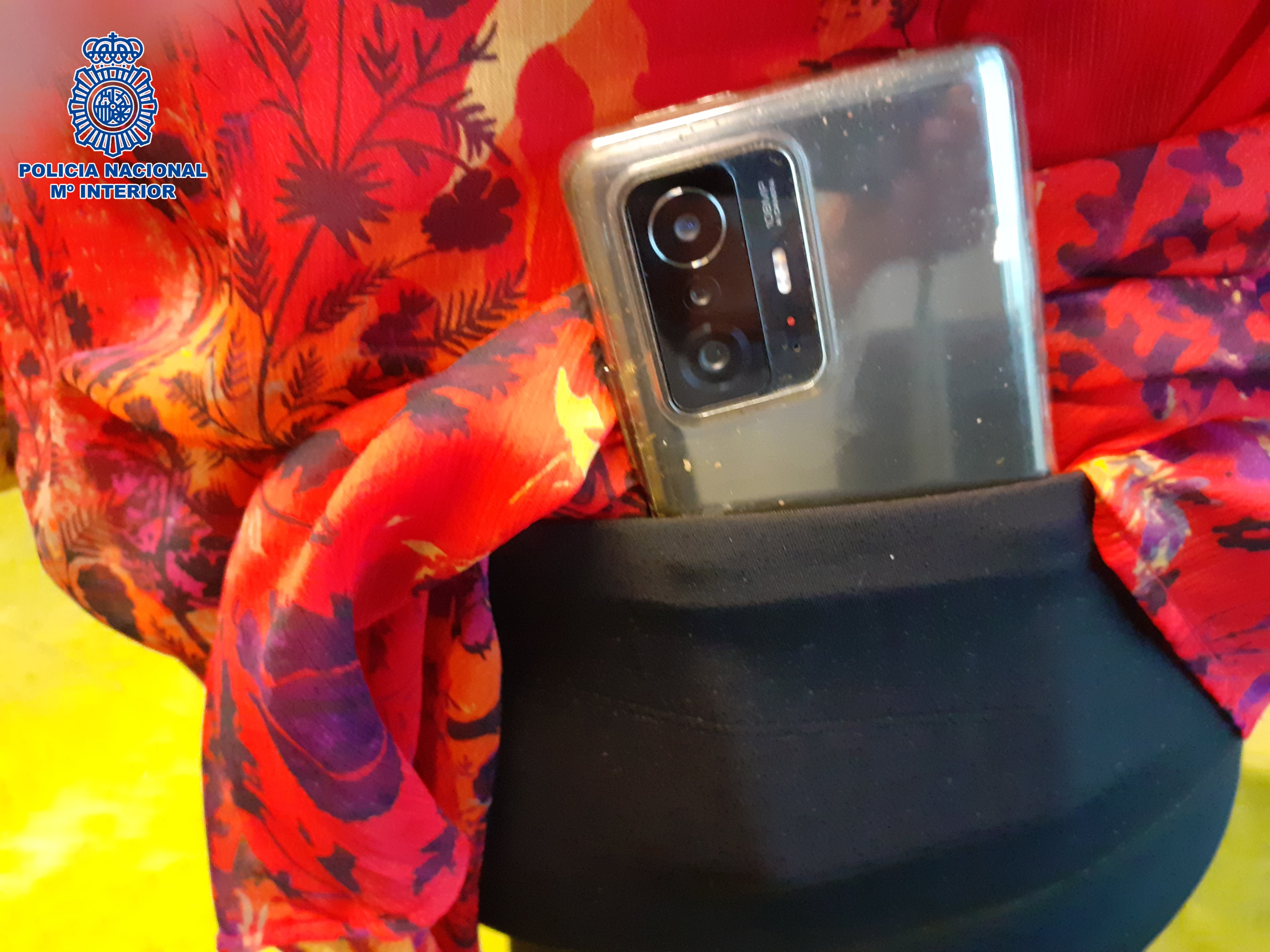 La Policía Nacional alerta de bandas organizadas para robar móviles en San Mateo