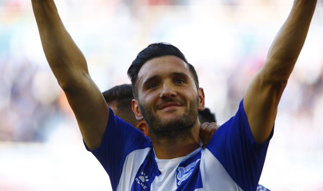 Lucas Pérez celebra el gol en Mendizorroza.