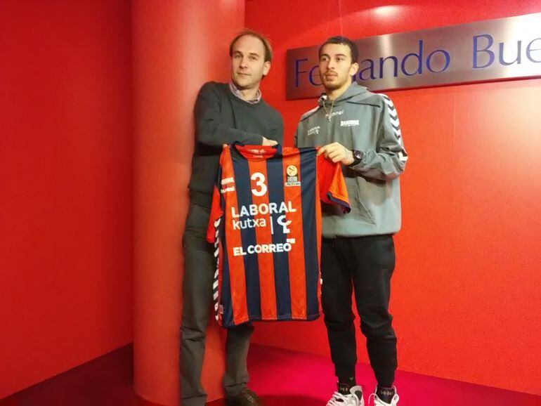 El nuevo fichaje Mike James llevará el dorsal 3 con Laboral Kutxa