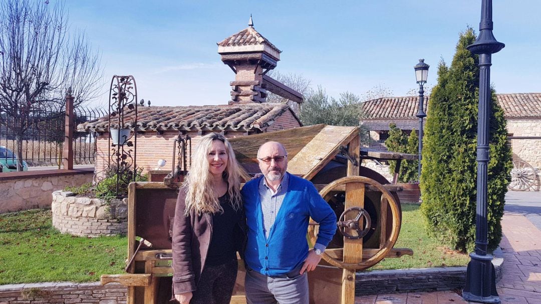 José Zapatero (derecha), es el director del Grupo El Lagar de Isilla