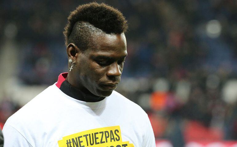 Mario Balotelli antes de un partido del Niza.