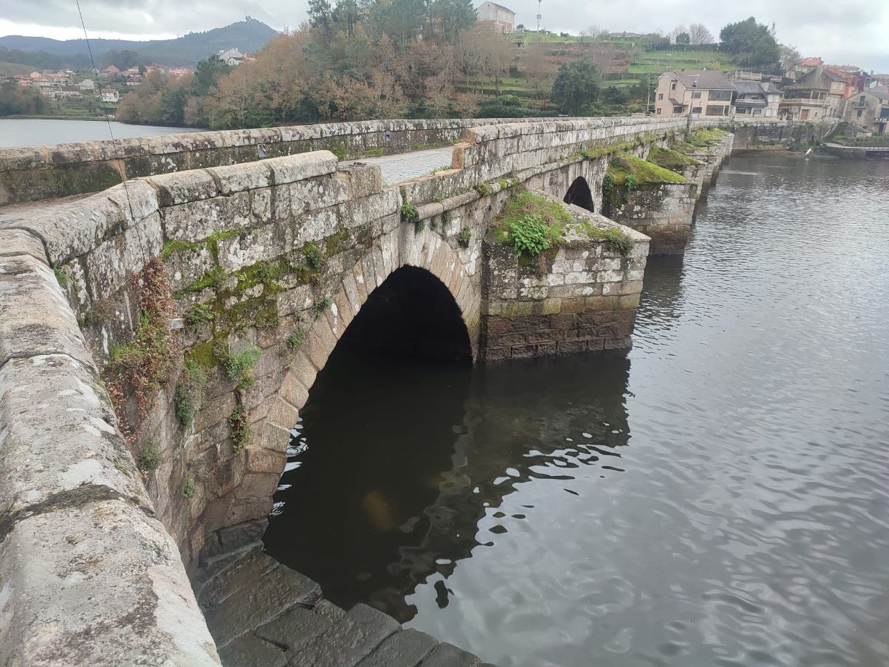 Cedida por Berna Seoane / Estado da ponte de Ponte Sampaio despois do accidente