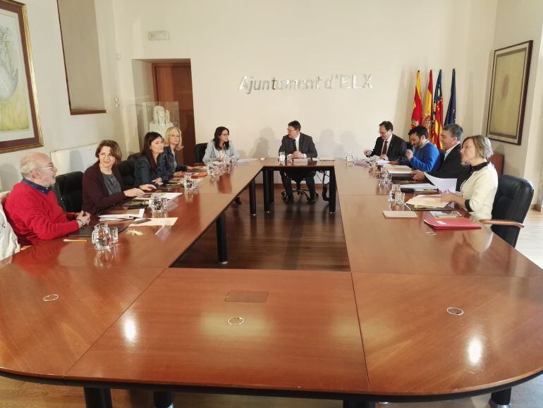 Reunión del pleno del Consell la semana pasada en Elche