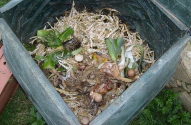 Imagen de un compostador casero