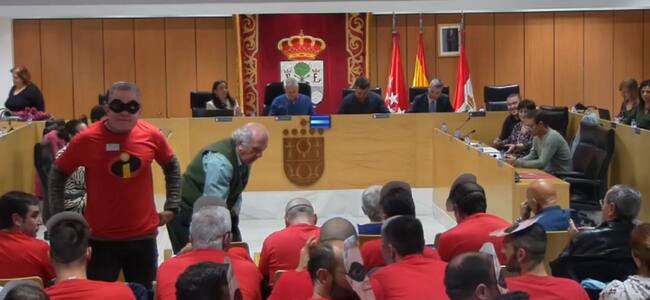 Protesta de los policías municipales en el pleno de Sanse