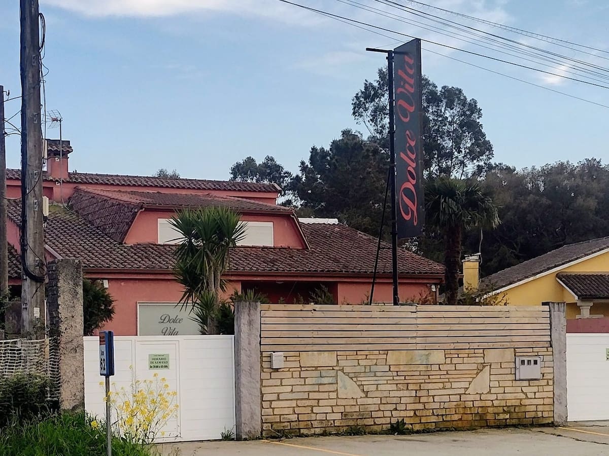 El PSOE de Tomiño denuncia la actividad ilegal de un pub como prostíbulo