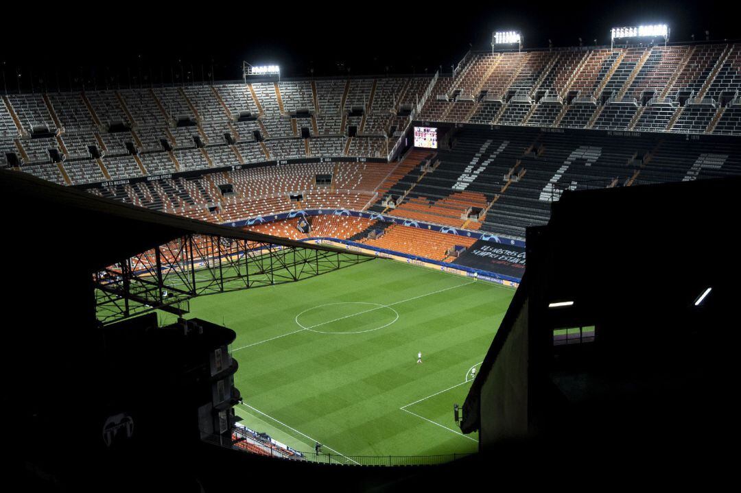 Gradas vacías del estadio de Mestalla